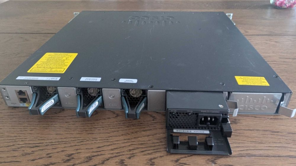 Switch Cisco Catalyst 3650 – 24 Portas mGig