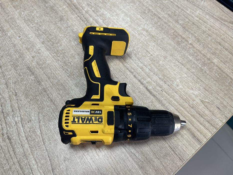 Dewalt DCD777 / безщітковий шурупокрут Девольт