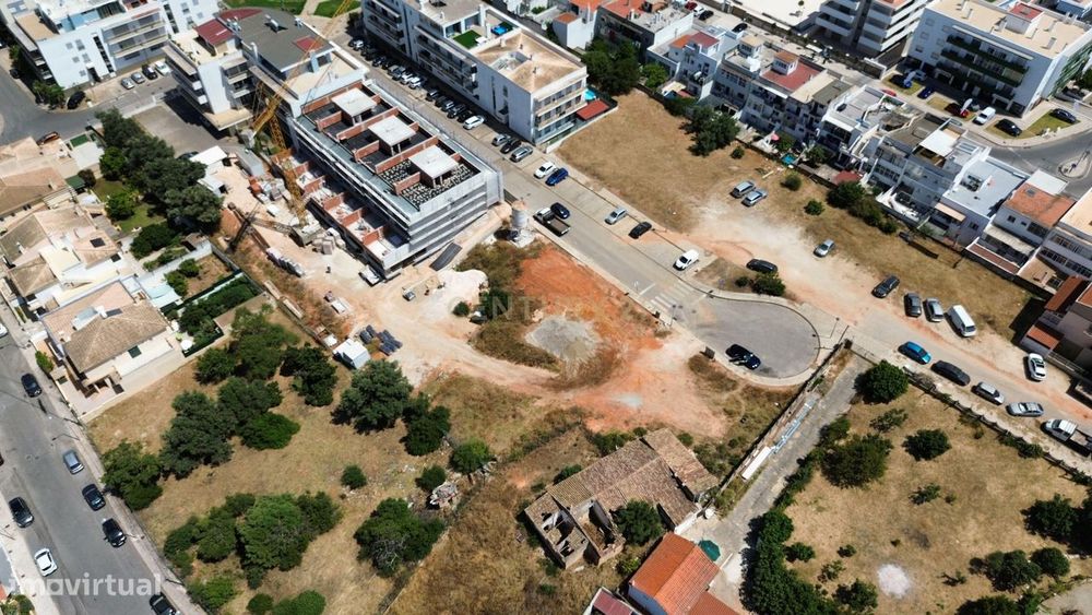 Terreno com Projeto Aprovado para 7 Moradias em banda, Beco  das Giest