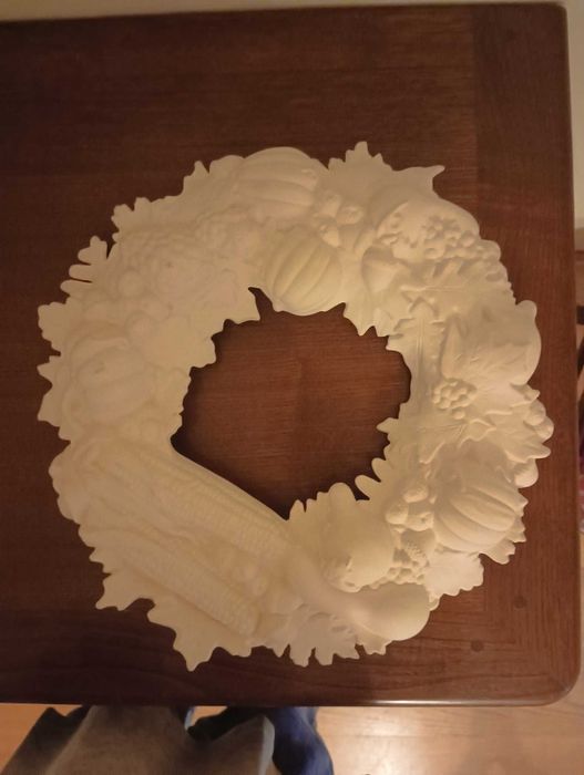 Grinalda cerâmica em cru para pintura artesanal com motivos "Legumes"