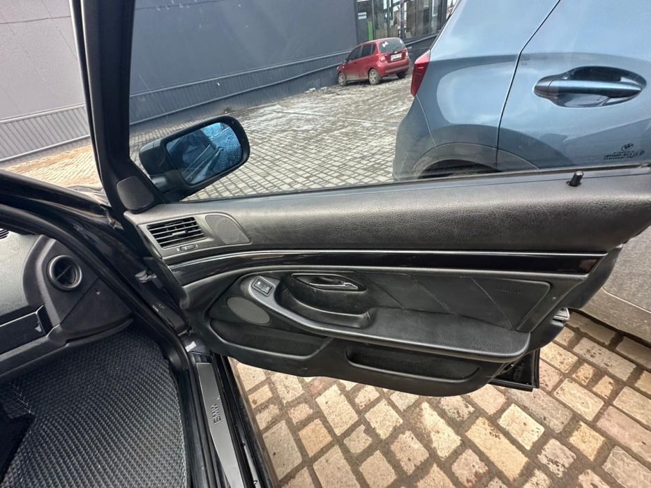 Продам бмв е39 2.2 бензин автомат