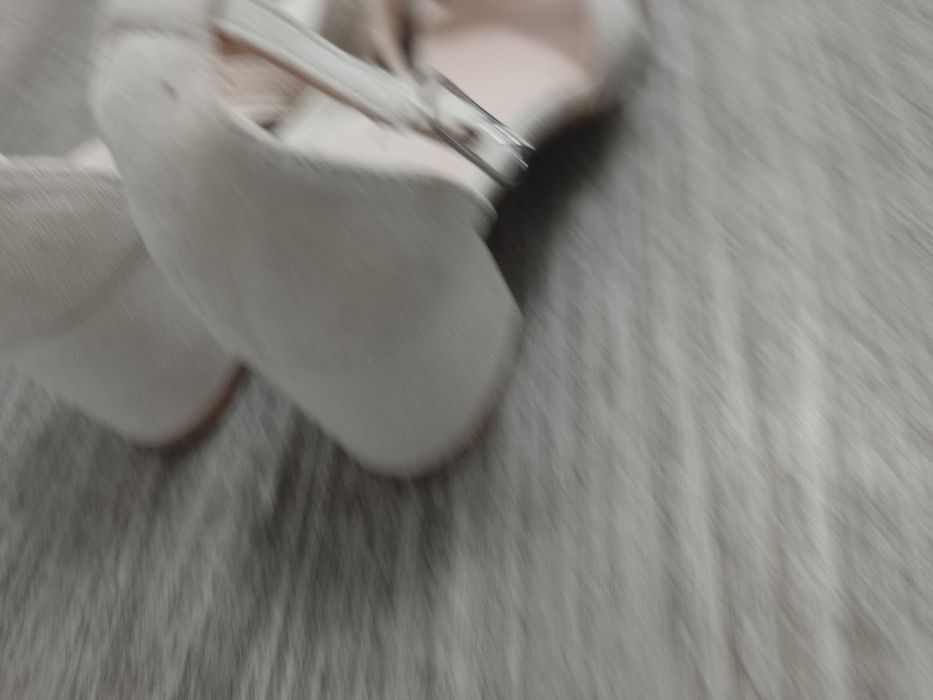 Sprzedam damskie buty rozmiar 36.