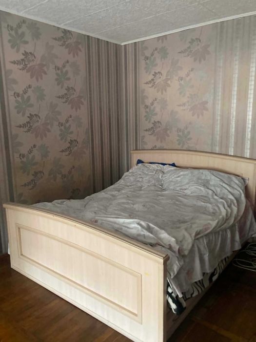 Продам 1 кімнатну квартиру по вул. Відродження