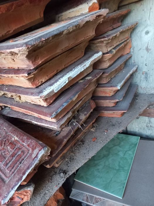 Кафель для печі б/у подам по ціні домовлення розібрана грубка.