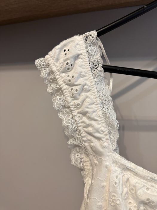 Elegancka sukienka ze spodenakmi