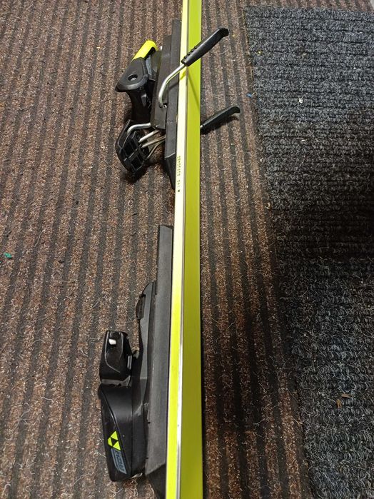 Narty Fischer FIS rc4 world cup SL 140 cm r.2019, stan BDB