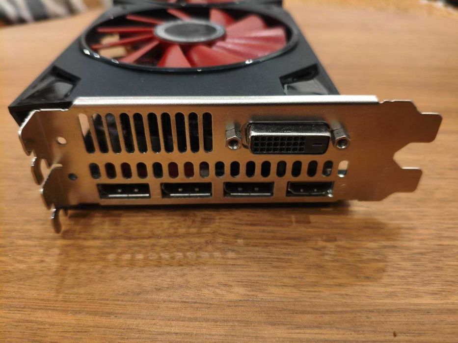 Placa Gráfica XFX AMD Radeon RX 570 4GB GDDR5 - Impecável