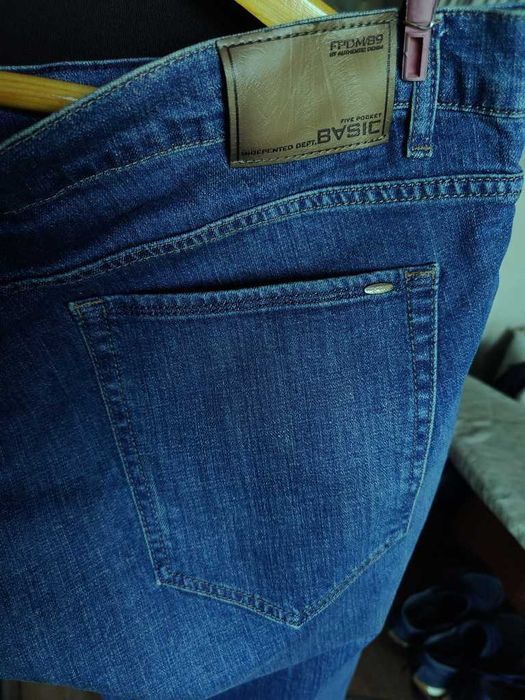 Джинсы Basic five pocket jeans Germany w44 stretch navy.
