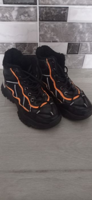 Ботінки для дівчинки сапожки кросівки