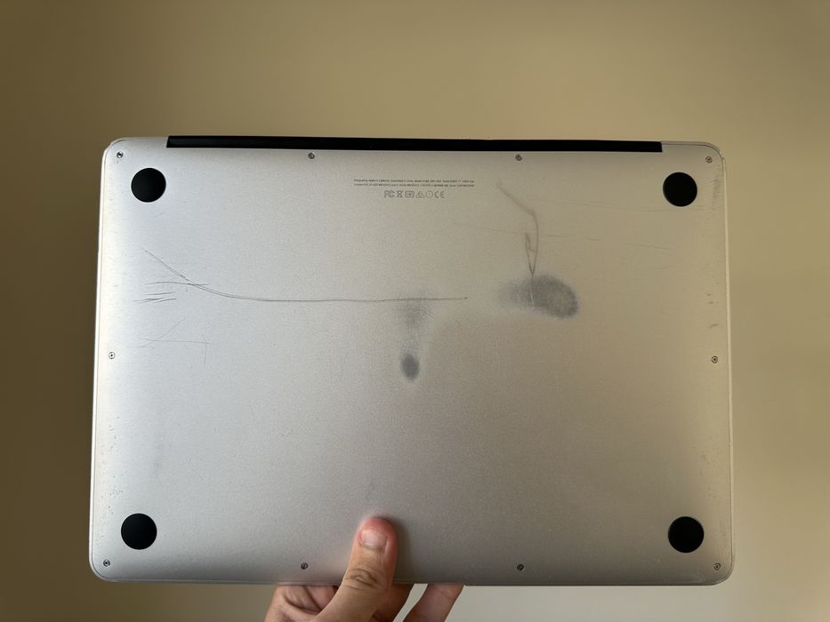 Продам Macbook Air 13” 2015p і5/4/128