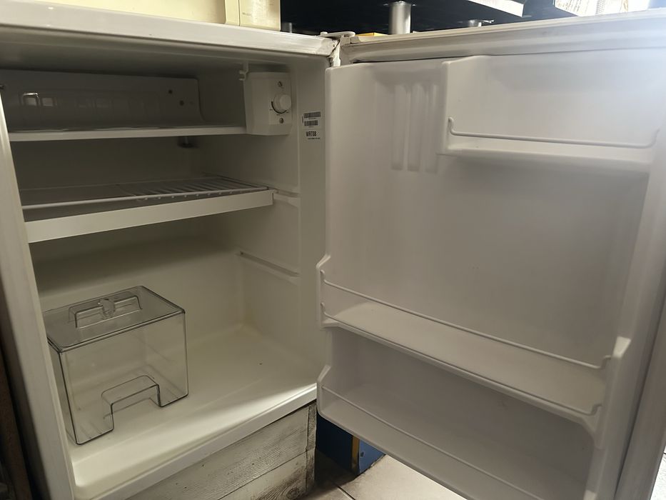 Холодильник маленький