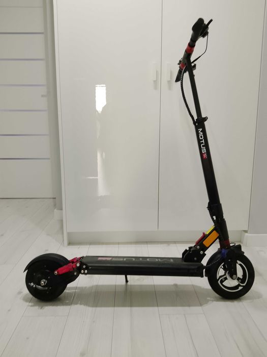 Hulajnoga elektryczna MOTUS 8.5 Lite Pro