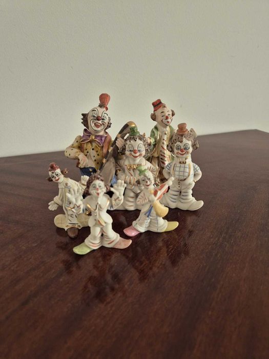 Conjunto de Figuras de Palhaços em Porcelana (Coleção Decorativa)