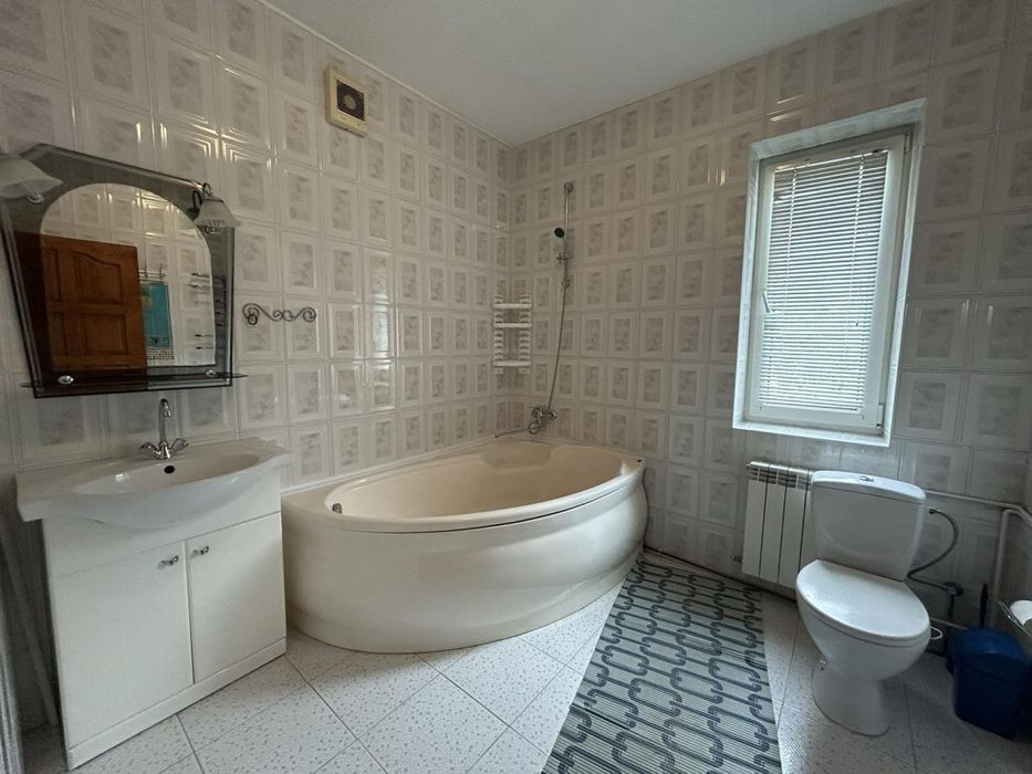 Продаю будинок в Коломиї, збережений, будували для себе