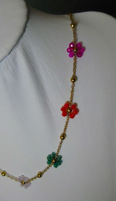 Colar Aço Dourado c/ Flores Coloridas NOVO