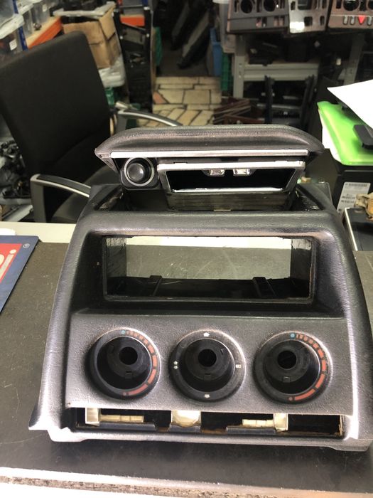 Consola em Preto para Mercedes W201