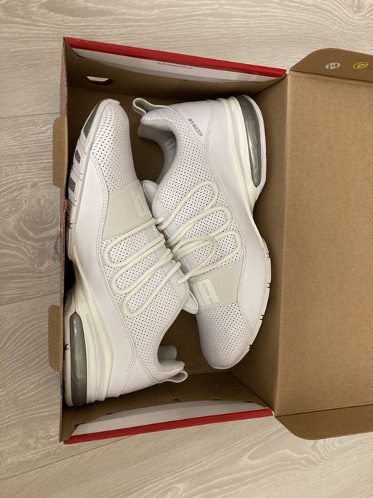 Чоловічі кросівки