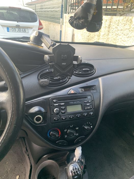 Ford Focus 1.6 Gasolina — 1999 | Fiável e pronto a andar