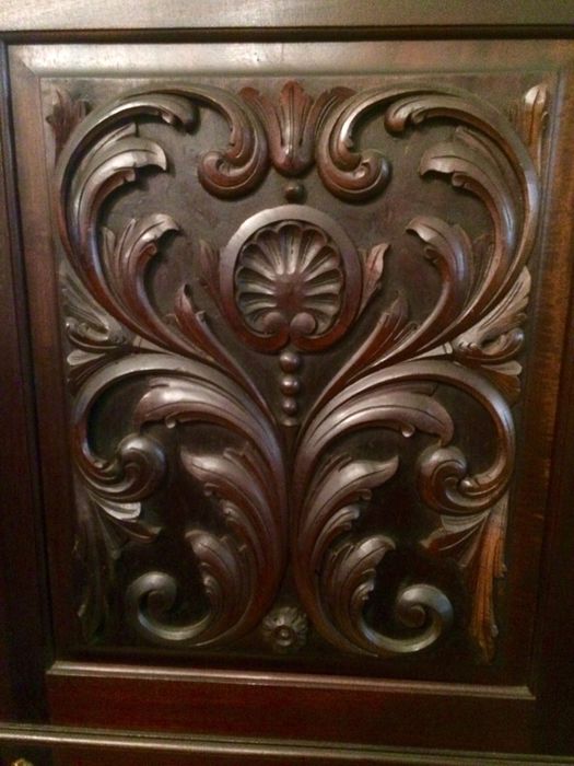 Móvel Bengaleiro . Armário em Castanho Maciço Antigo64285301640833121