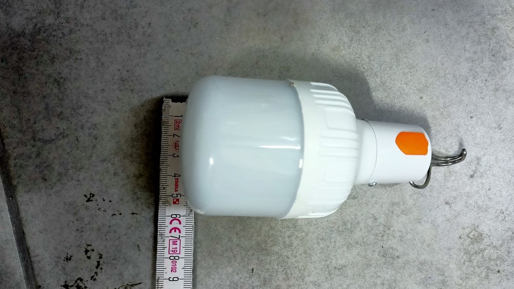 Lampka żarówka LED mała przenośna ładowana USB ok 500 lumenów