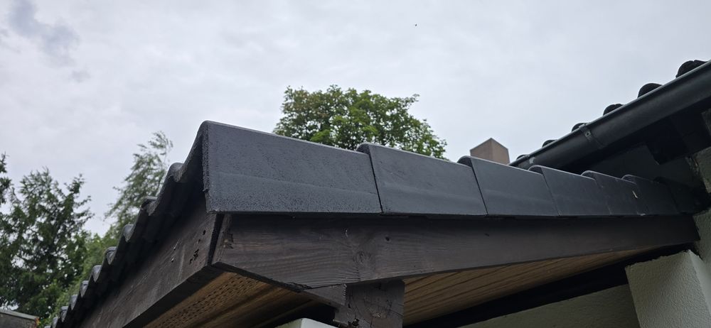 Dachówki krawędziówki, skrajne