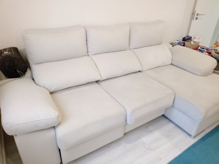 Sofá em L com Chaise Longue – Excelente Estado