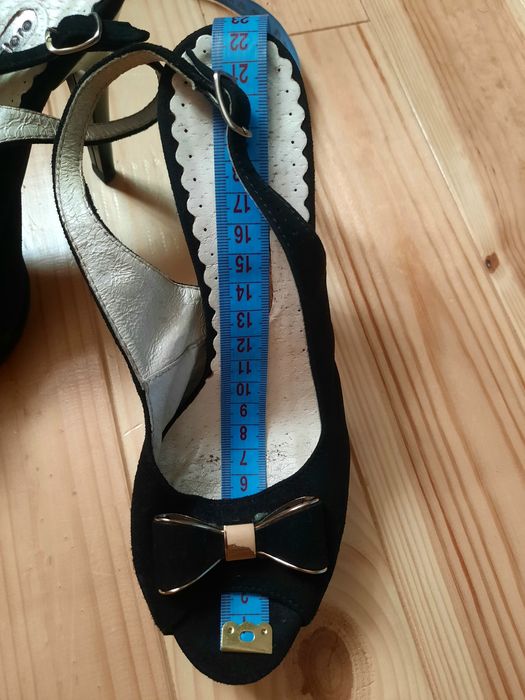 Замшеві босоніжки