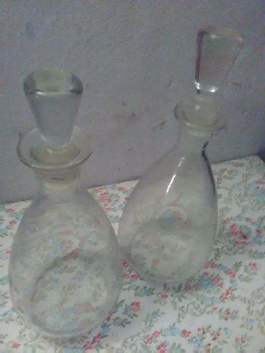 2 Garrafas vidro trabalhado