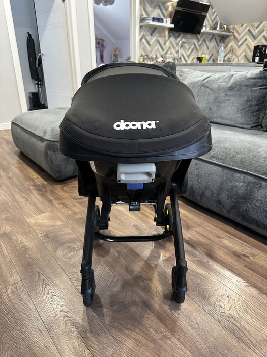 Автокрісло+коляска Doona+ і база isofix
