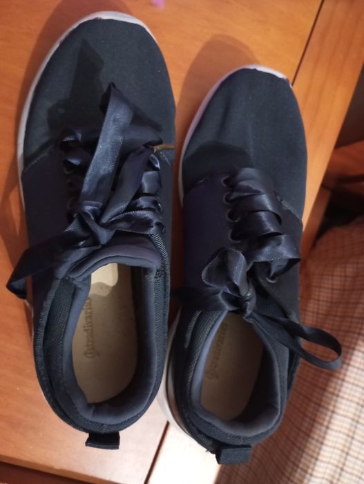 Sapatilhas de tom azul Stradivarius