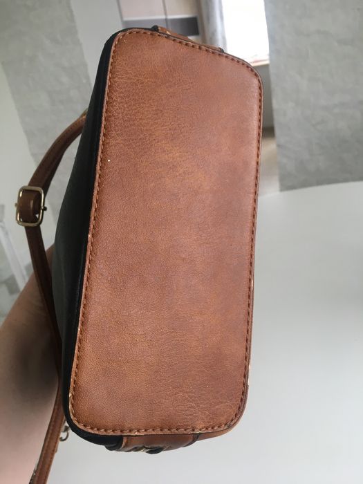 Listonoszka .brazowo - czarna