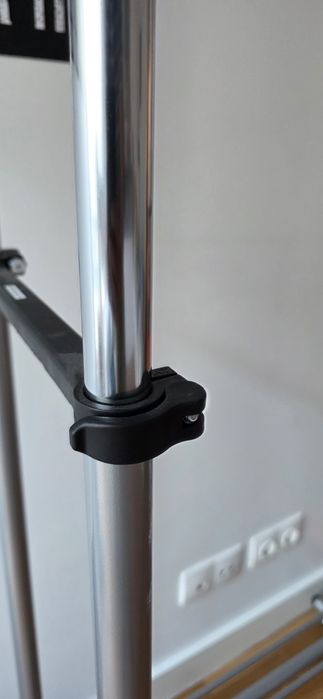 Charriot para roupas e arrumação