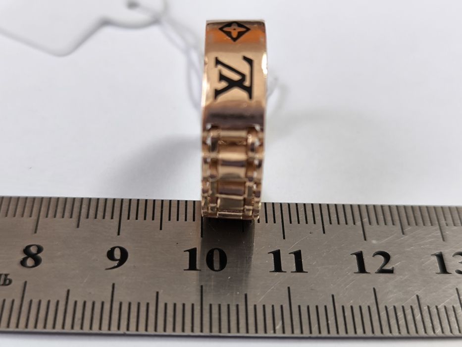 Кольцо золотое Луи Витон р18, 4.05г