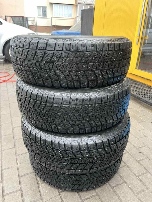 Резина зимова 215/60/17
