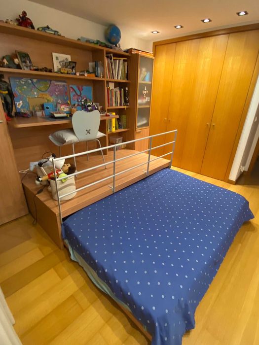 Quarto juvenil Combi (cama e secretária com arrumos)