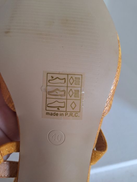 Sandálias de verão com salto