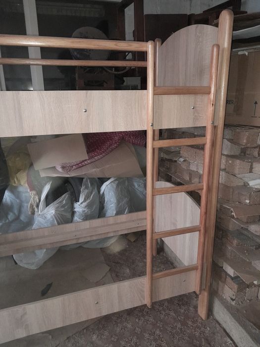 Продам кровать двох'ярусну