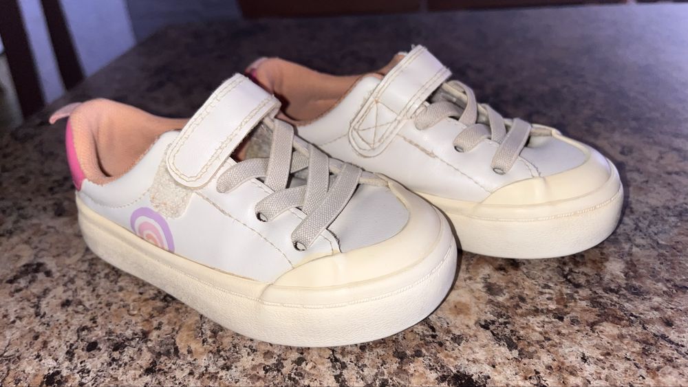 Кеди на дівчинку