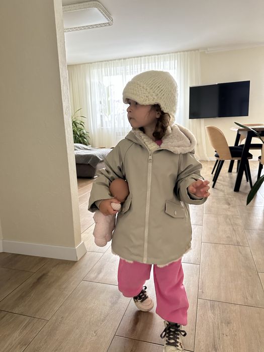 Куртка zara 104 см