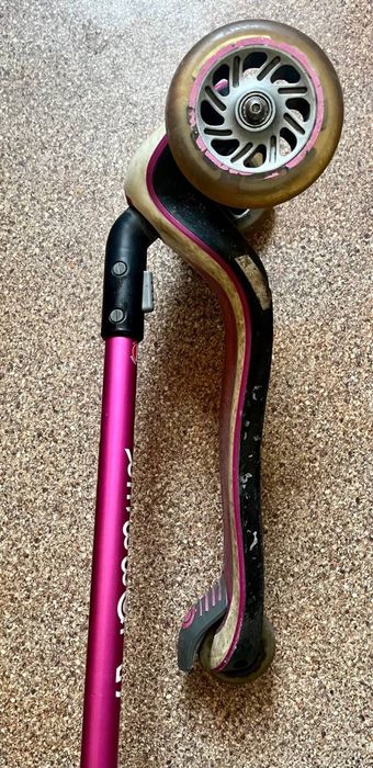 Детский самокат Globber Elite Deluxe Lights Pink