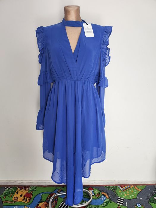 Chabrowa sukienka szyfon falbanki asymetryczna M NAKD