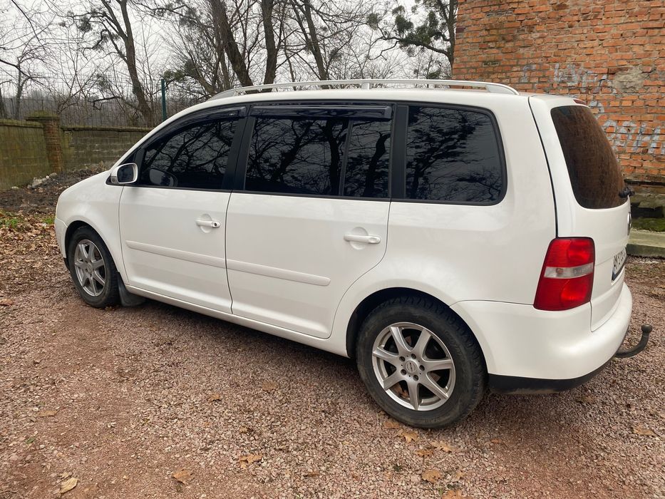 Продам фольцваген тауран 2.0 дизель автомат