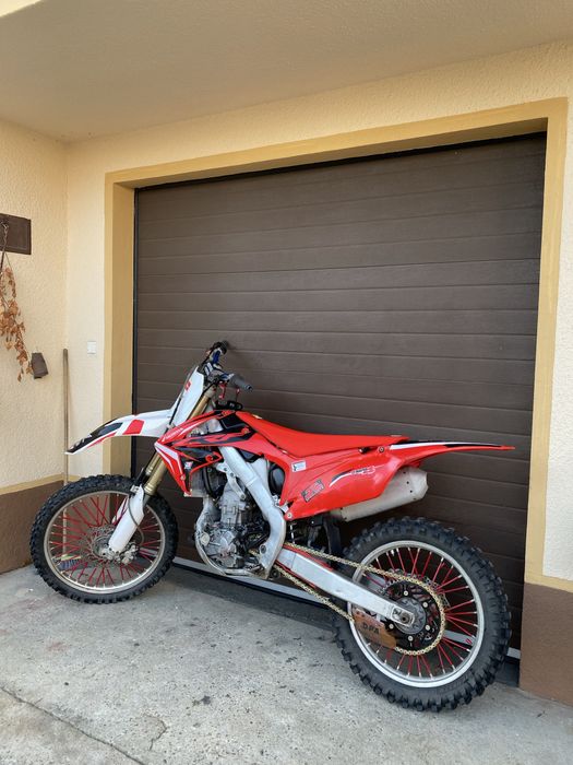Honda CRF 250 w dobrym stanie po udokumentowanym remoncie (sxf yzf tc)