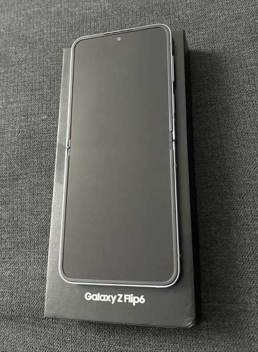 Samsung Galaxy Z Flip 6         12GB 256GB