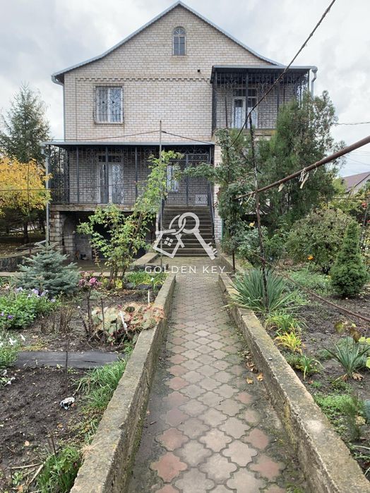 Продаж сімейного будинку в Тернівському районі.