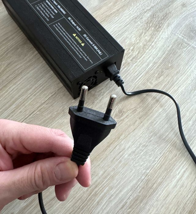 Зарядний пристрій (зарядка) для LiFePO4 750W 0-50A 14.6V