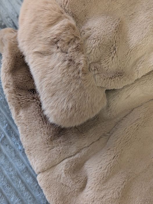 Еко шубка в дуже хорошому стані