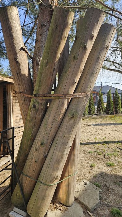 Bale, okrąglaki, słupy na altanę