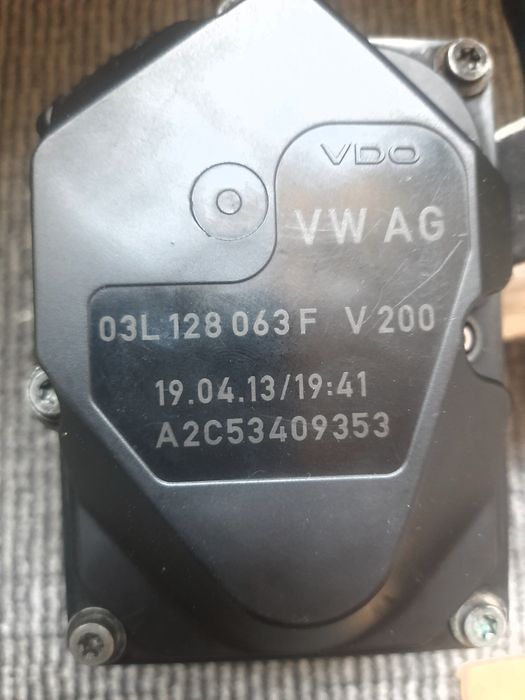 Дроссельная заслонка 03L128063F