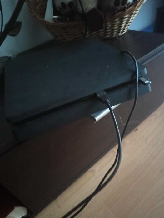Konsola PS4 Slim + 23 gry